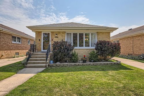 4453 N Canfield Ave, Norridge, IL, 60706-4411 | Card Image