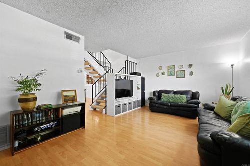 e-11935 Royal Rd, El Cajon, CA, 92021-1361 | Card Image