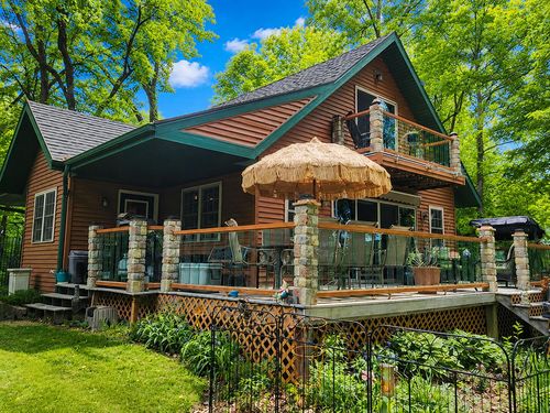 1614 Sugar Island Rd, Summit, WI, 53066-8824 | Card Image