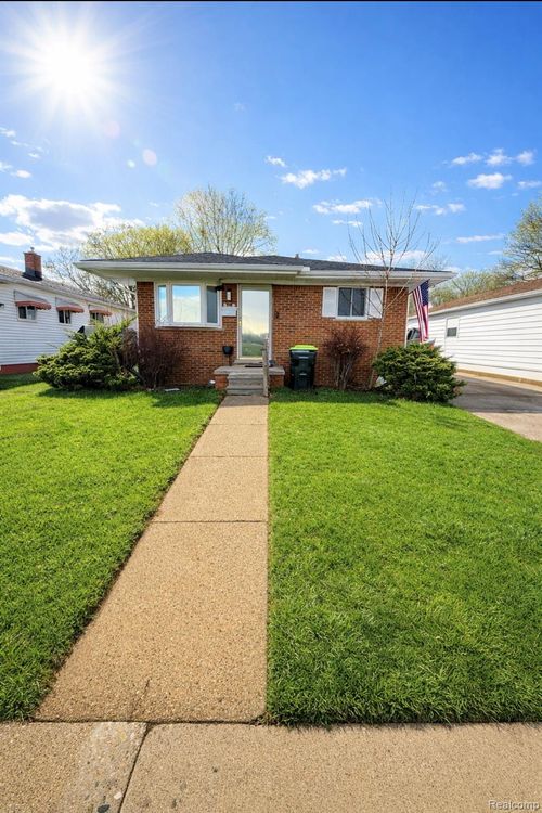 938 Arlene Ave, Pontiac, MI, 48340-2900 | Card Image