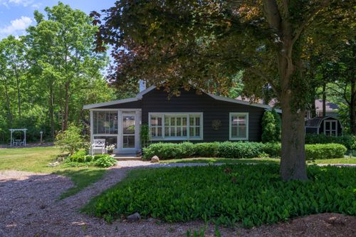 149 Taylor St, Saugatuck, MI, 49453-9605 | Card Image