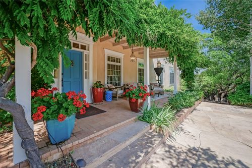 1054 Encantado Dr, Santa Fe, NM, 87501-1086 | Card Image