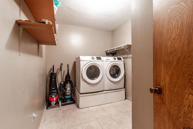 15502 County Road 1227, House other with 4 bedrooms, 2 bathrooms and null parking in Flint TX | Image 26