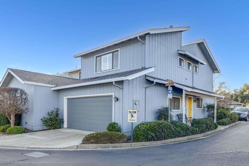 Residential Lease in Saratoga