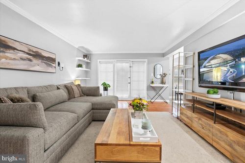 c-10-3332 Spring Ln, FALLS CHURCH, VA, 22041-2679 | Card Image
