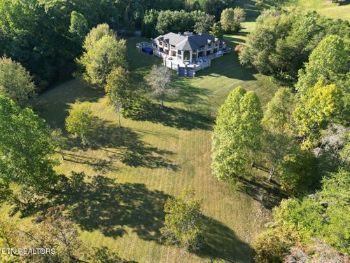 1252 Crestview Dr, Pigeon Forge, TN, 37863-4231 | Card Image