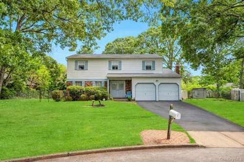 32 Chatham Woods Dr, Centereach, NY, 11720-4026 | Card Image