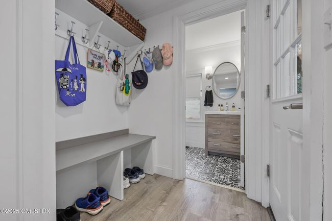 Mud room | Image 7