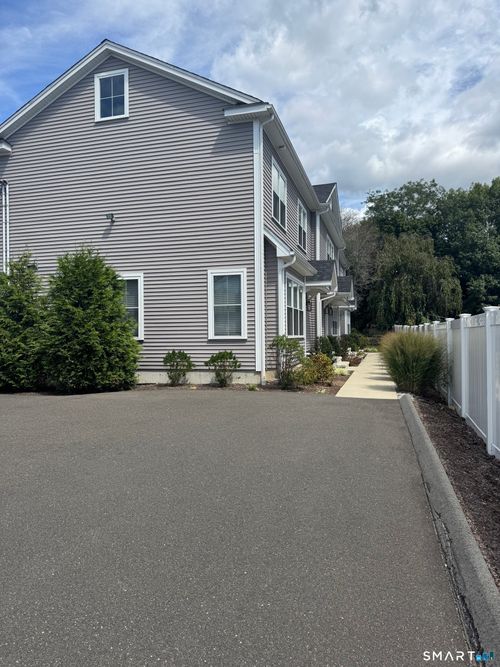 348 Halley Ave, Fairfield, CT, 06825-5410 | Card Image