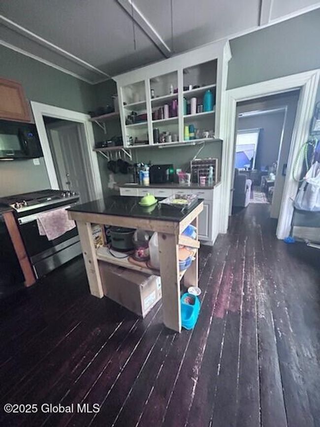 Unit 3 Kitchen | Image 32