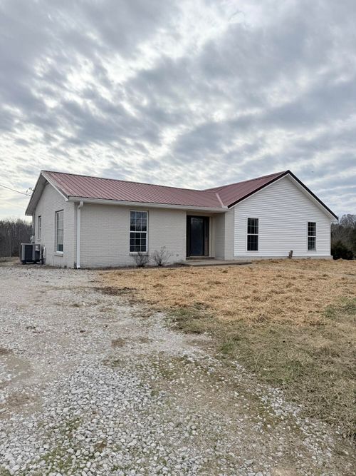 8585 Ky Highway 1032 W, Berry, KY, 41003-8924 | Card Image