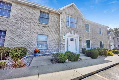 D - 311 N Airlite Street, Condo with 2 bedrooms, 1 bathrooms and 1 parking in Elgin IL | Image 2