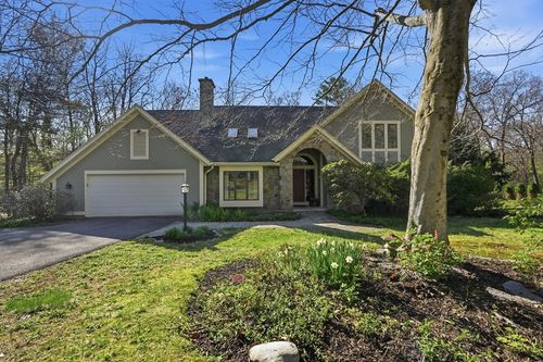28 Trillium Way, Amherst, MA, 01002-3437 | Card Image