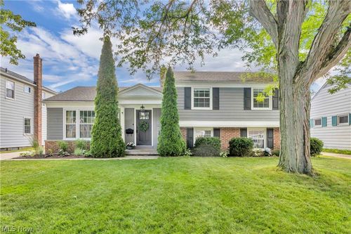 4259 W 202nd St, Fairview Park, OH, 44126-1522 | Card Image