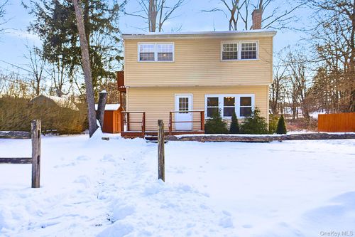 35 Shady Creek Rd, Pleasant Valley, NY, 12569-7800 | Card Image