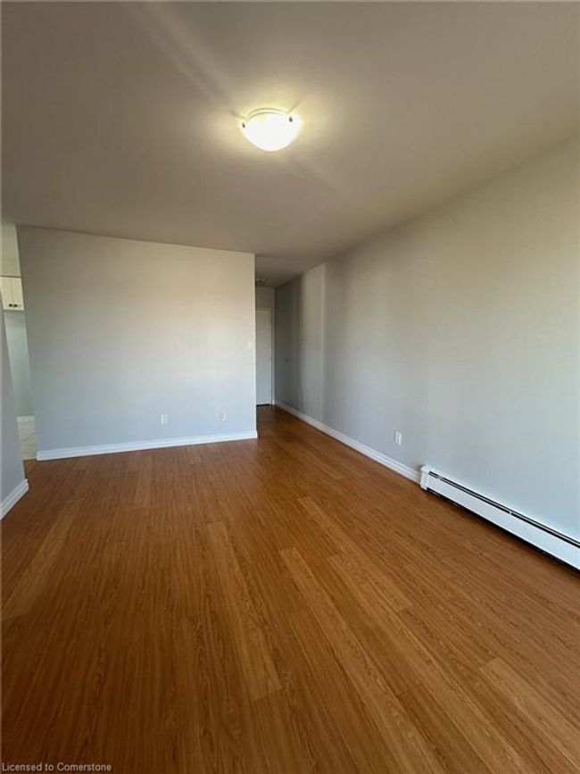 14 - 15 Mowat Blvd, House attached with 1 bedrooms, 1 bathrooms and 1 parking in Kitchener ON | Image 18