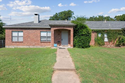 701 Monique, Cedar Hill, TX, 75104-1739 | Card Image