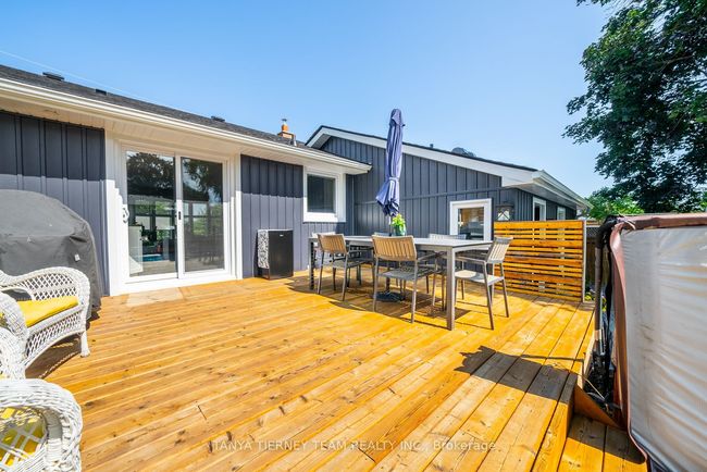54 Mitchell Ave, House other with 5 bedrooms, 3 bathrooms and 4 parking in Whitby ON | Image 36