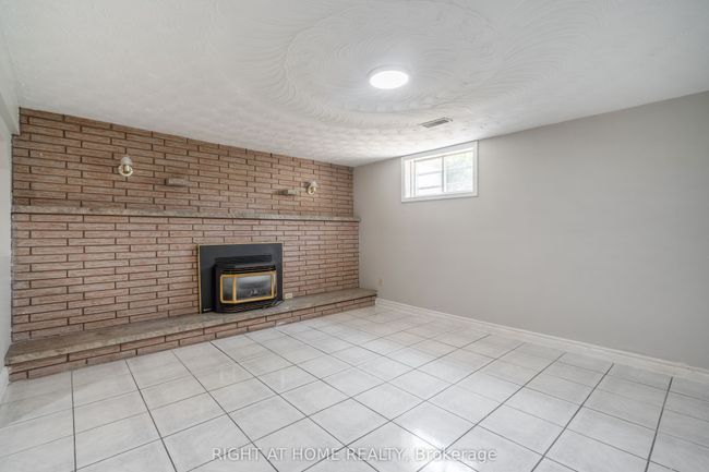 296 Clifton Downs Rd, House other with 3 bedrooms, 2 bathrooms and 4 parking in Hamilton ON | Image 25