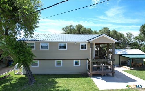 911 W Madison Ave, Port O Connor, TX, 77982-2187 | Card Image