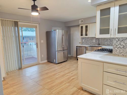 7b-192 Evergreen Rd, Edison, NJ, 08837-2450 | Card Image