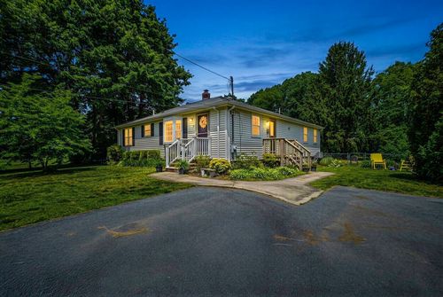 58 Wedgewood Dr, Holliston, MA, 01746-2226 | Card Image
