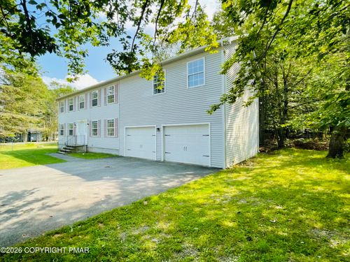 1226 Country Place Dr, Tobyhanna, PA, 18466-7957 | Card Image