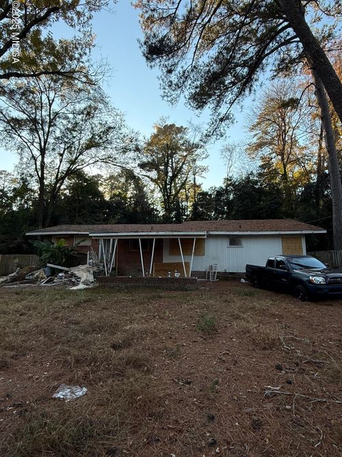 676 Pierce Ave, Macon, GA, 31204-1632 | Card Image