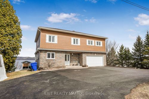 1552 Bay Rd, L'orignal, ON, K0B1K0 | Card Image