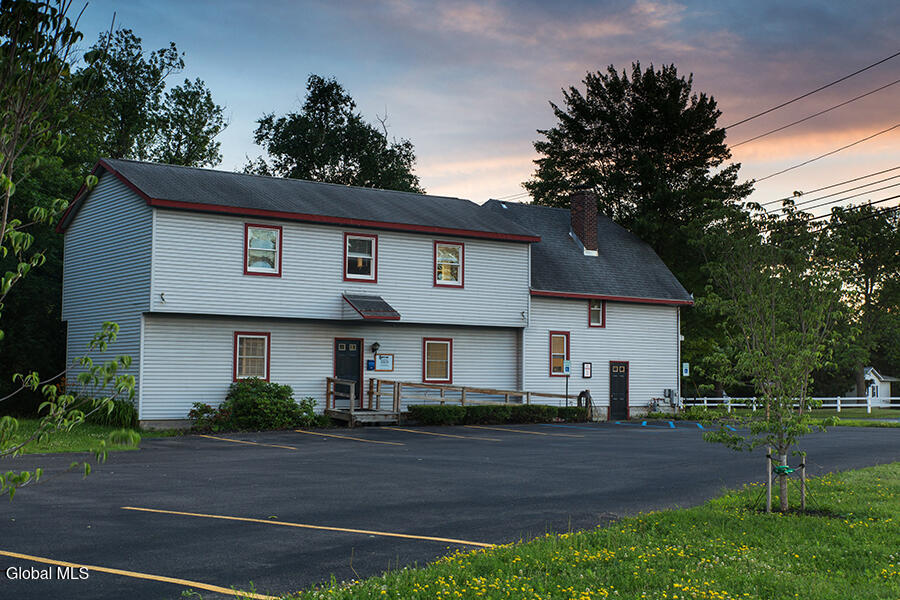 322 N Ballston Rd, Glenville, NY 12302