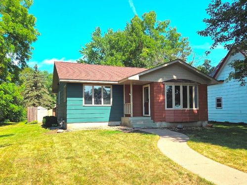 645 W 3rd St, Rush City, MN, 55069-9102 | Card Image