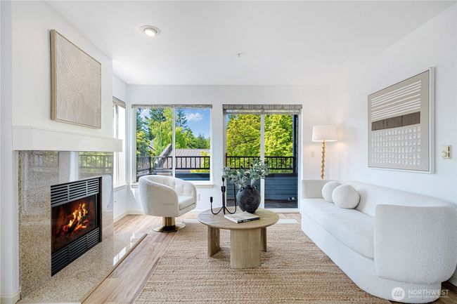 APT-302 - 9222 Roosevelt Way Ne, Condo with 2 bedrooms, 2 bathrooms and 1 parking in Seattle WA | Image 15