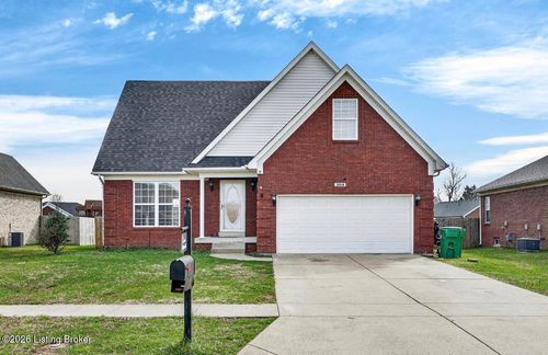 354 Bentwood Dr, Shepherdsville, KY, 40165-6617 | Card Image
