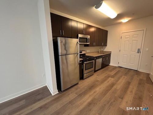 305-110a Towne Street, Stamford, CT, 06904 | Card Image