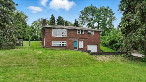 1068 Edmundson Dr, Glassport, PA, 15045-1014 | Card Image