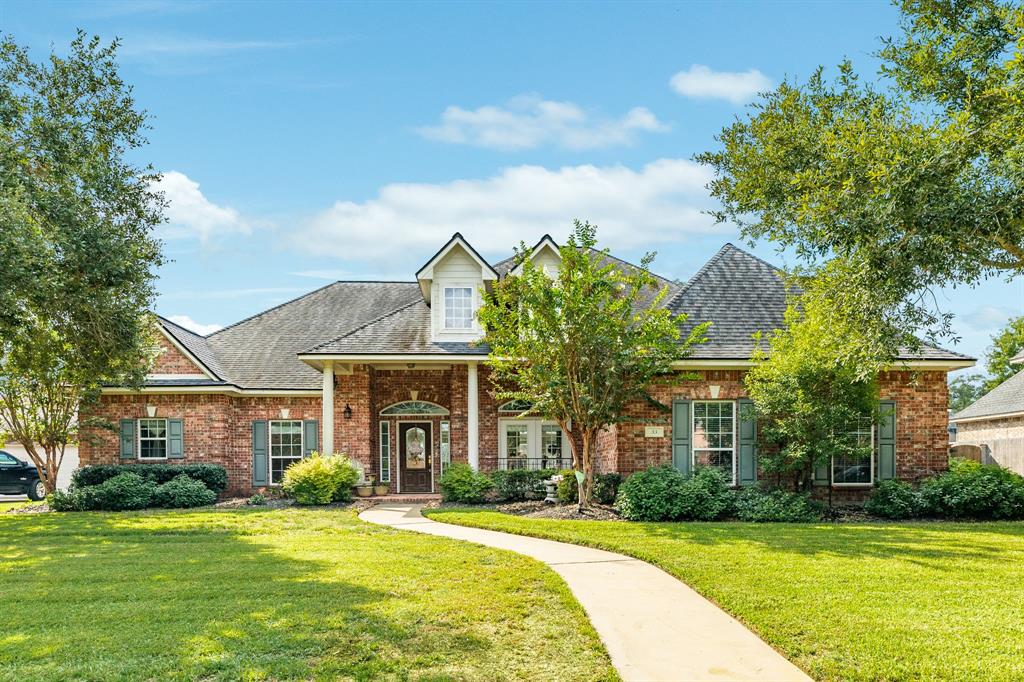 Scotch Pine Ct, Lake Jackson, TX 77566