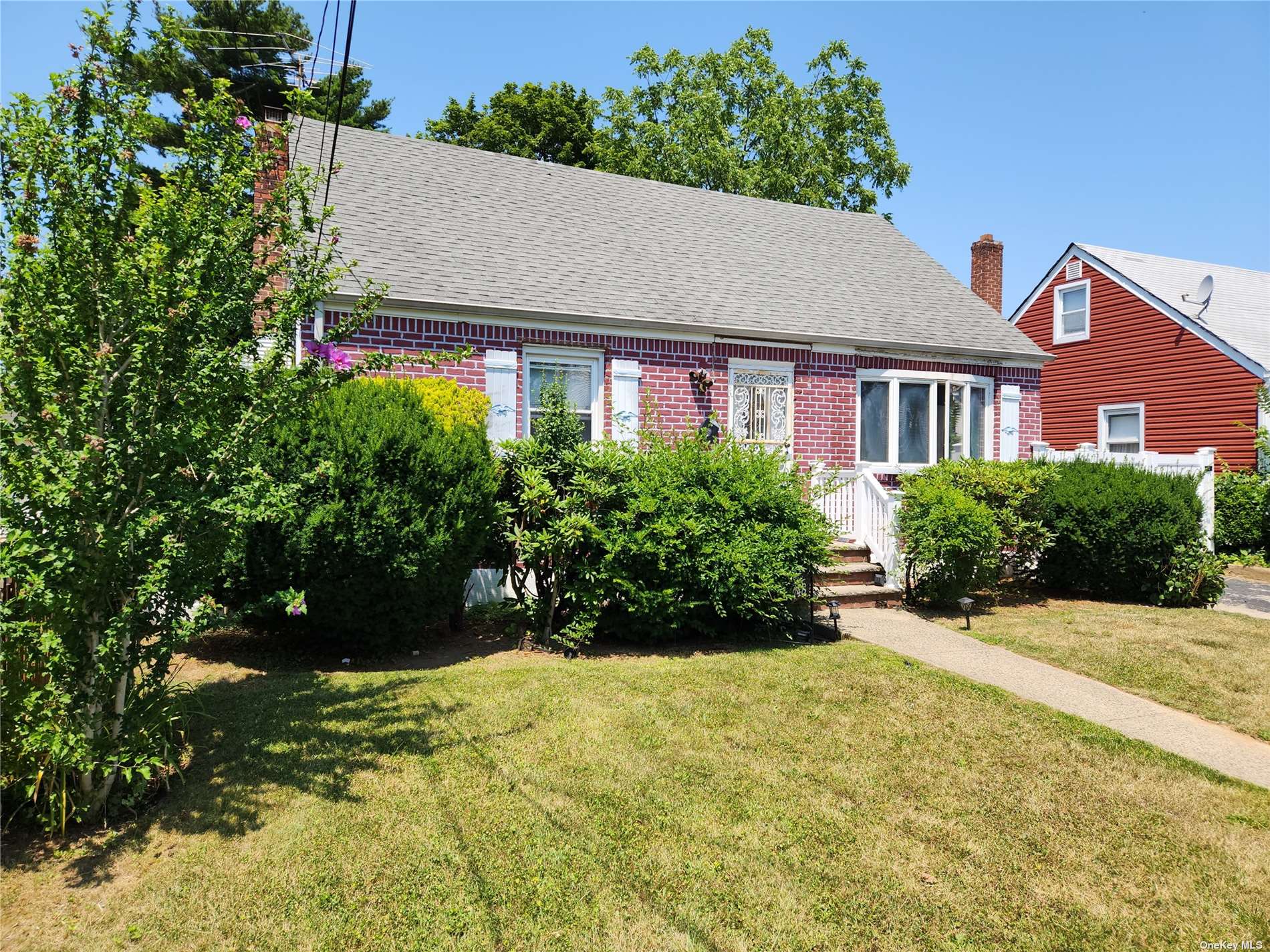 Union Dr, Uniondale, NY 11553