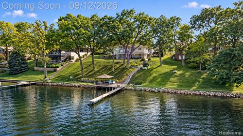 1879 Long Pointe Dr, Bloomfield Hills, MI, 48302-0740 | Card Image
