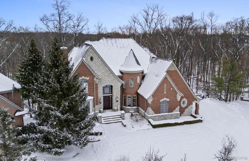 6947 Kirkbridge Hl, West Bloomfield, MI, 48322-3086 | Card Image