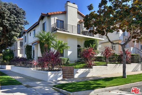 200 S Juanita Ave, Redondo Beach, CA, 90277-3438 | Card Image