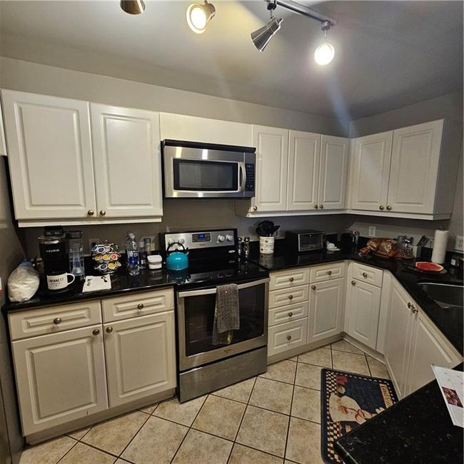 APT-1714 - 3334 Peachtree Rd Ne, Condo with 1 bedrooms, 1 bathrooms and 1 parking in Atlanta GA | Image 12
