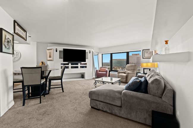 STE-1306 - 5000 Town Ctr, Condo with 1 bedrooms, 2 bathrooms and null parking in Southfield MI | Image 5