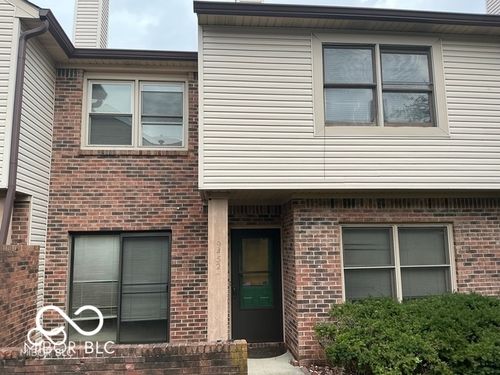9452 Maple Way, Indianapolis, IN, 46268-3281 | Card Image