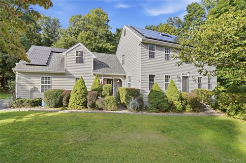 40 Apple Hill Dr, Cortlandt Mnr, NY, 10567-5223 | Card Image
