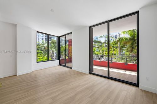 212-90 Ne 32nd St, Miami, FL, 33137 | Card Image