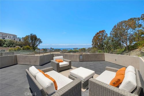 346 Y Pl, Laguna Beach, CA, 92651-2326 | Card Image