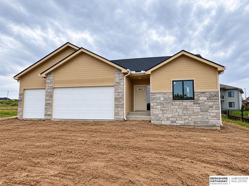 11275 S 220th St, Gretna, NE, 68028-6038 | Card Image