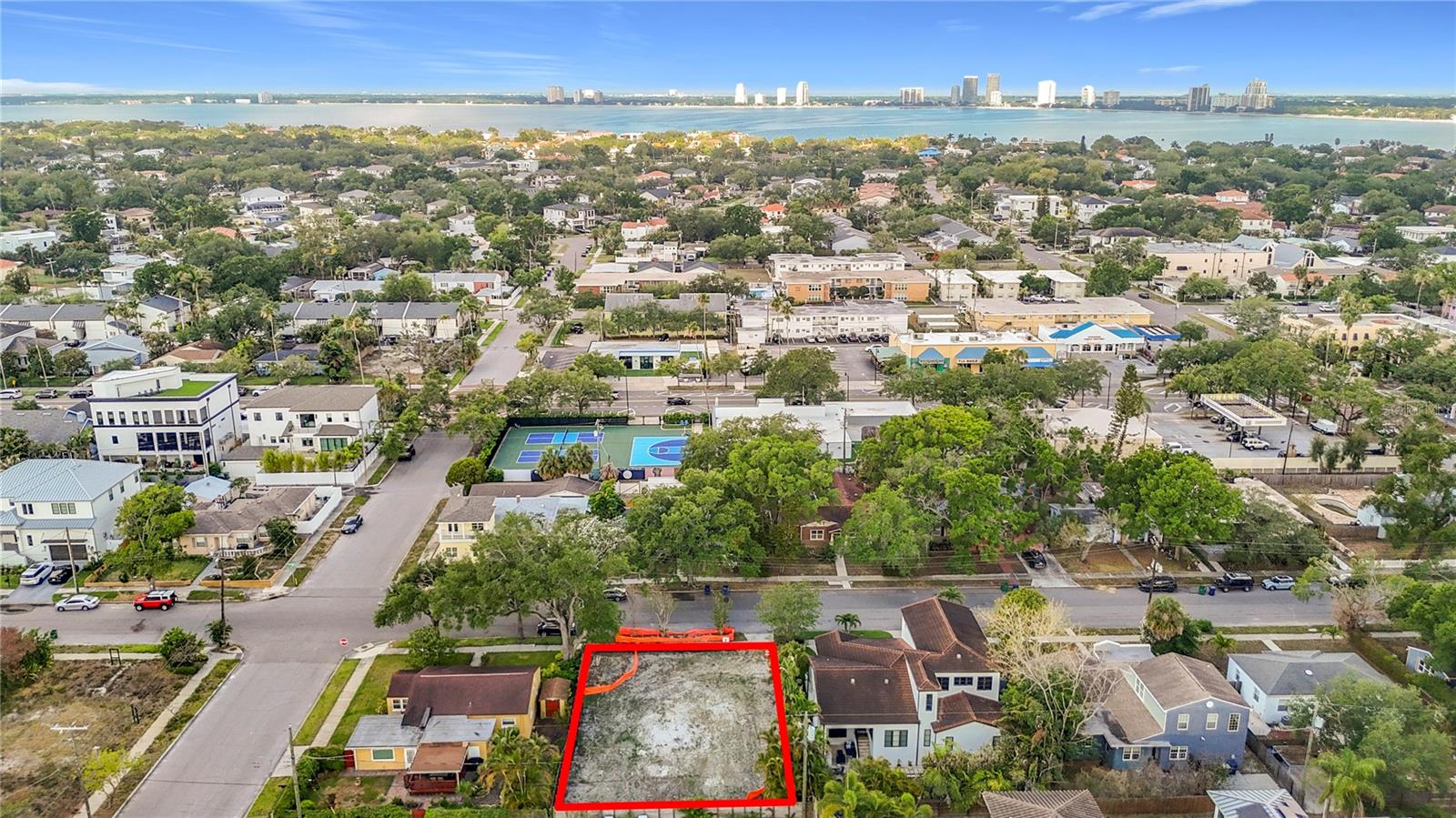 Land in TAMPA 4