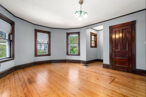 48-48 Auburn Street, Brookline, MA, 02446 | Card Image
