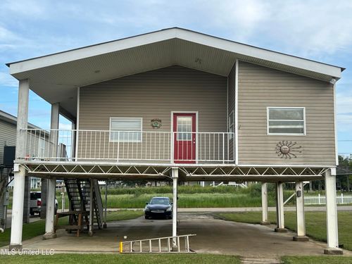 11045 Idaho St, Bay Saint Louis, MS, 39520-7043 | Card Image